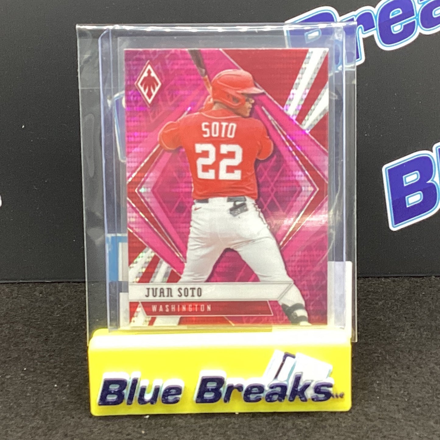 2021 Panini Chronicles Phoenix Pink Refractor Juan Soto 25