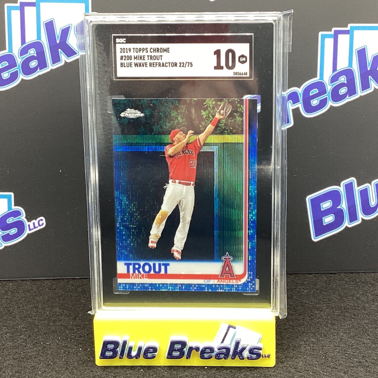 2019 Topps Chrome - Mike Trout - Blue Wave Refractor - 22/75 - SGC 10