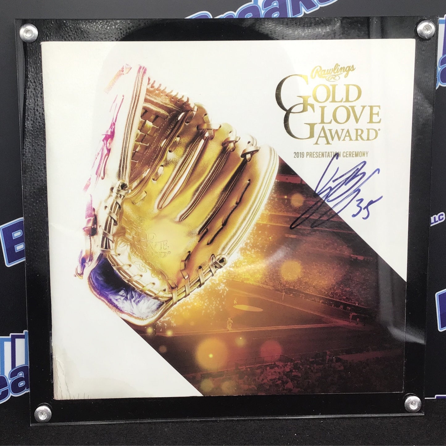 2019 Golden Glove Presentation Ceremony Cody Bellinger signed