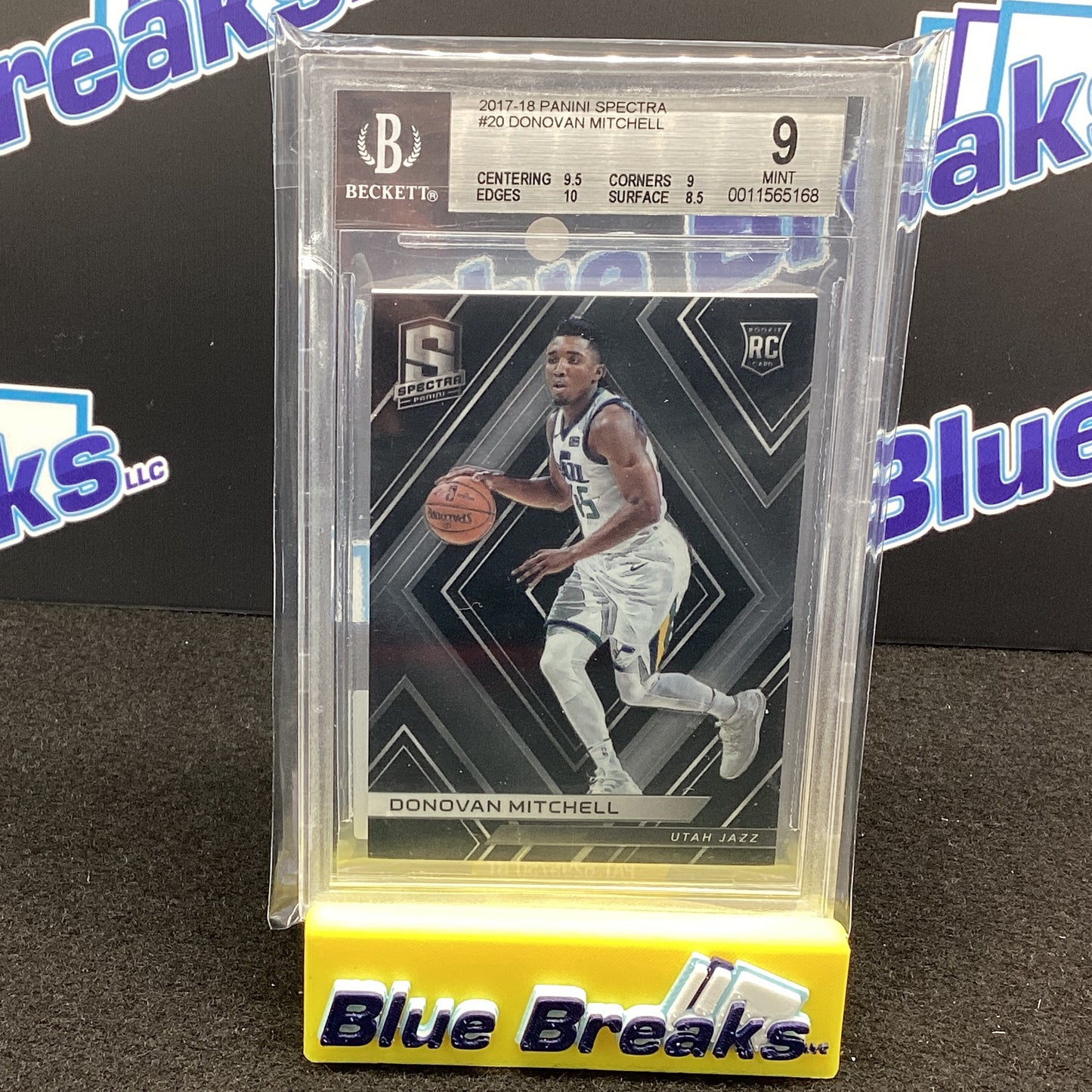 2017-18 Panini Spectra - Donovan Mitchell #20 Beckett 9