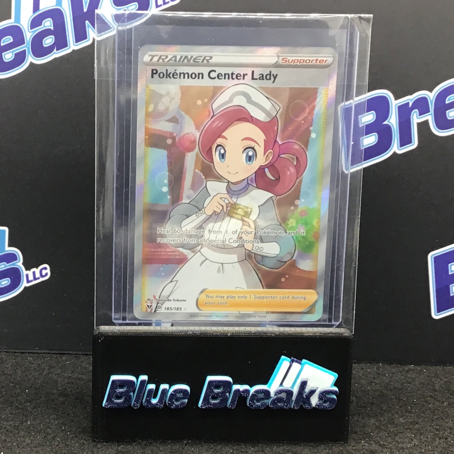 Pokémon Vivid Voltage Center Lady - Trainer Full Art