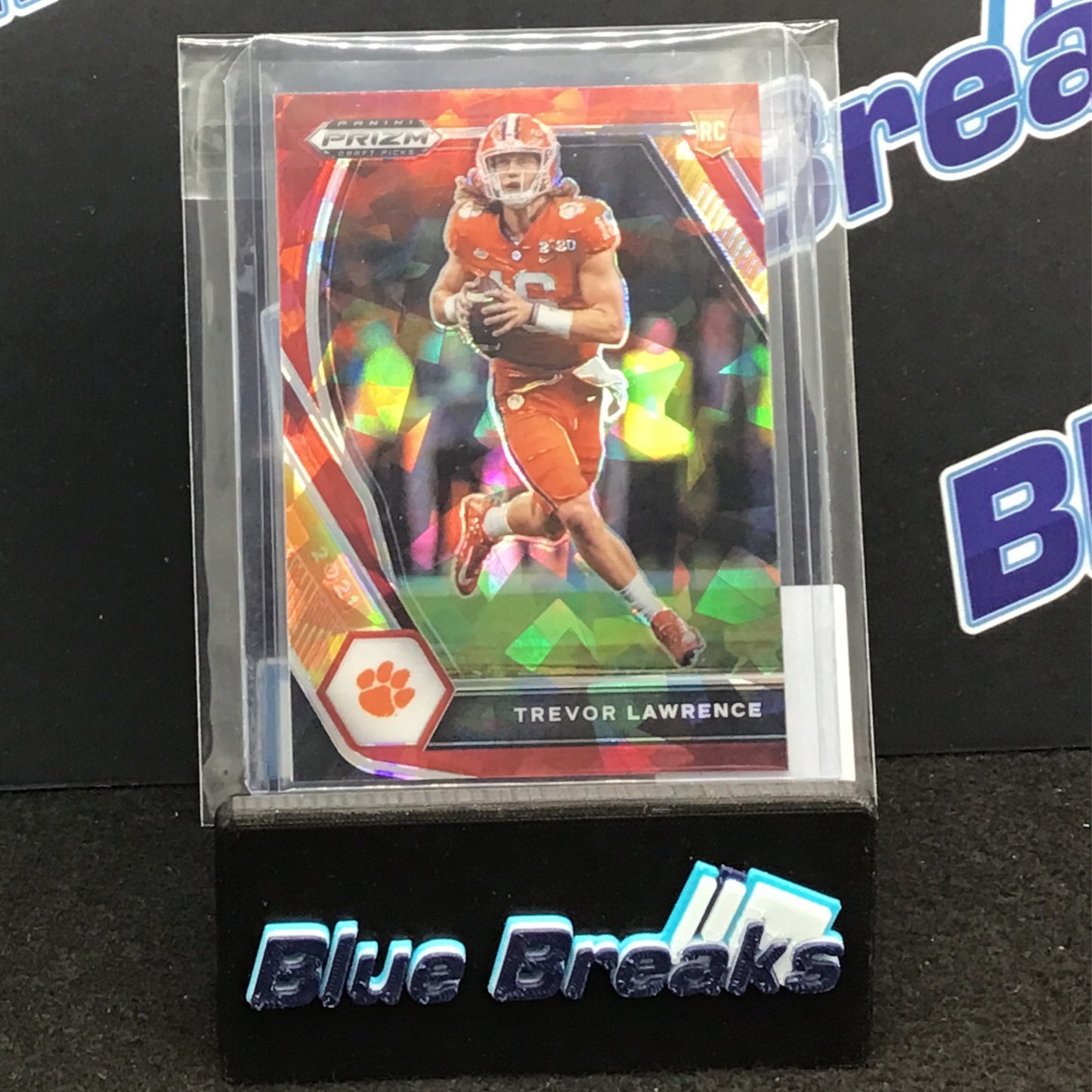 2021 Panini Prizm Draft Picks Red Cracked Ice Trevor Lawrence RC #106 Tigers / Jaguars