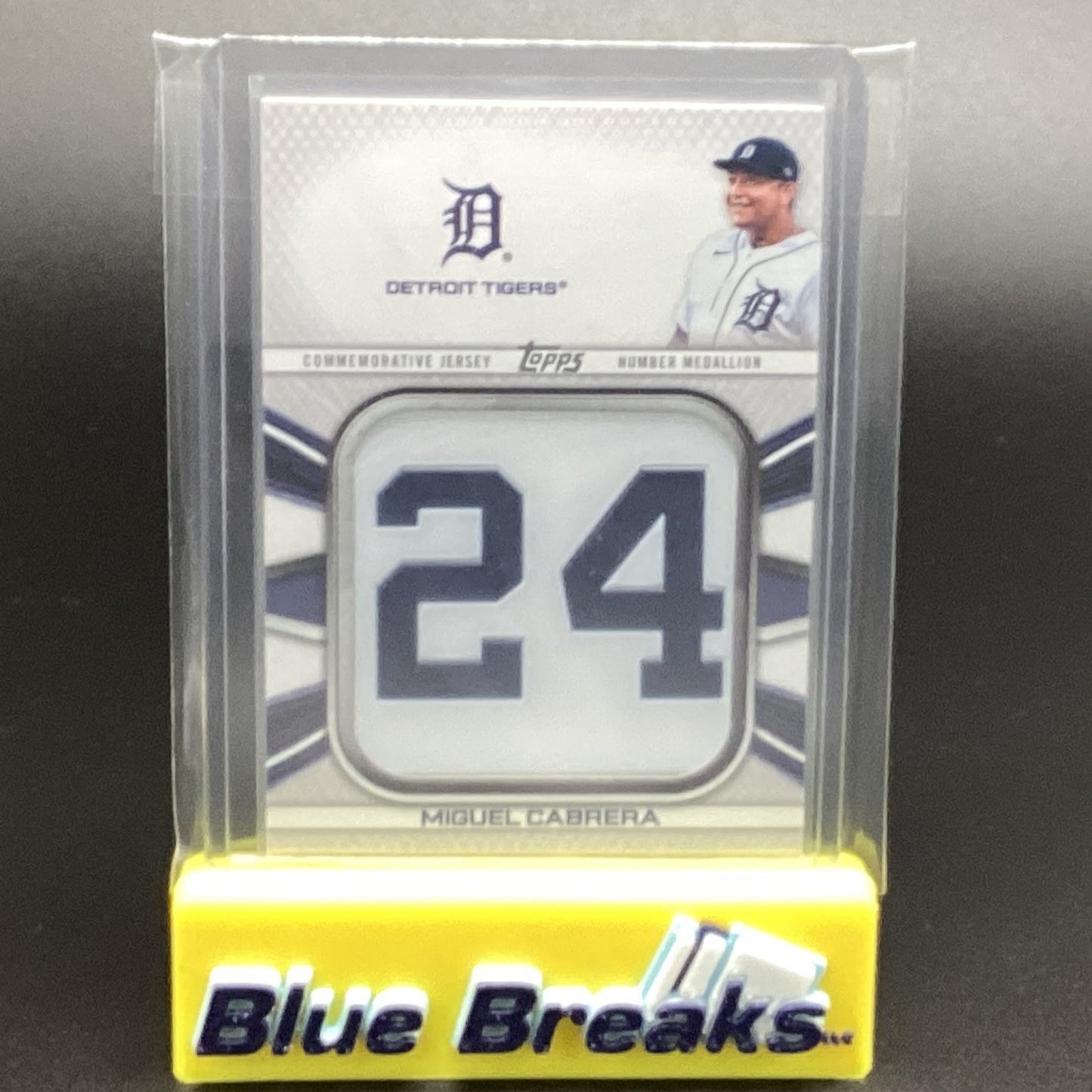 2022 Topps Series 1 Miguel Cabrera Jersey Medallion