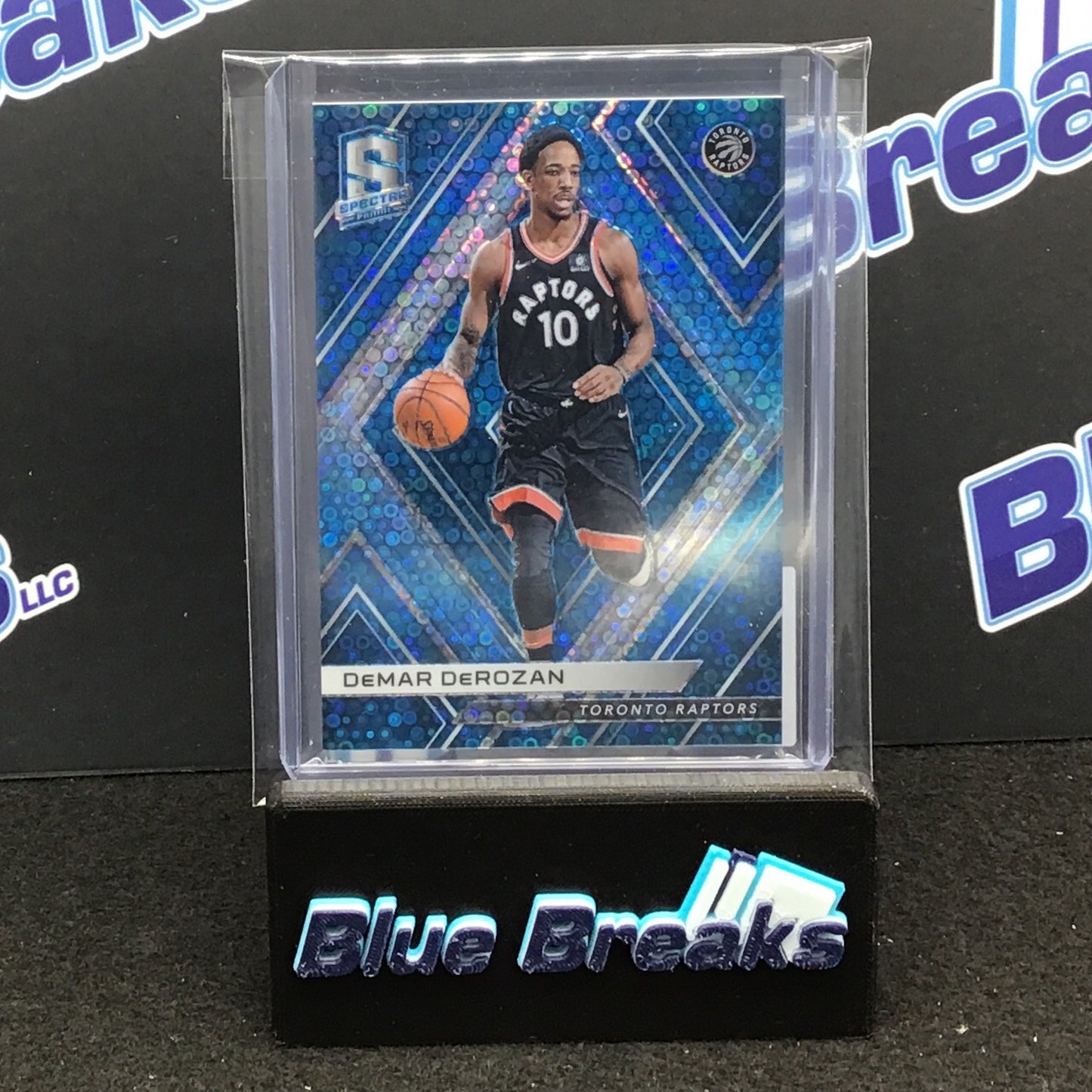 2017-18 Panini Spectra Blue Disco Demar DeRozan 07/99 #37 Raptors
