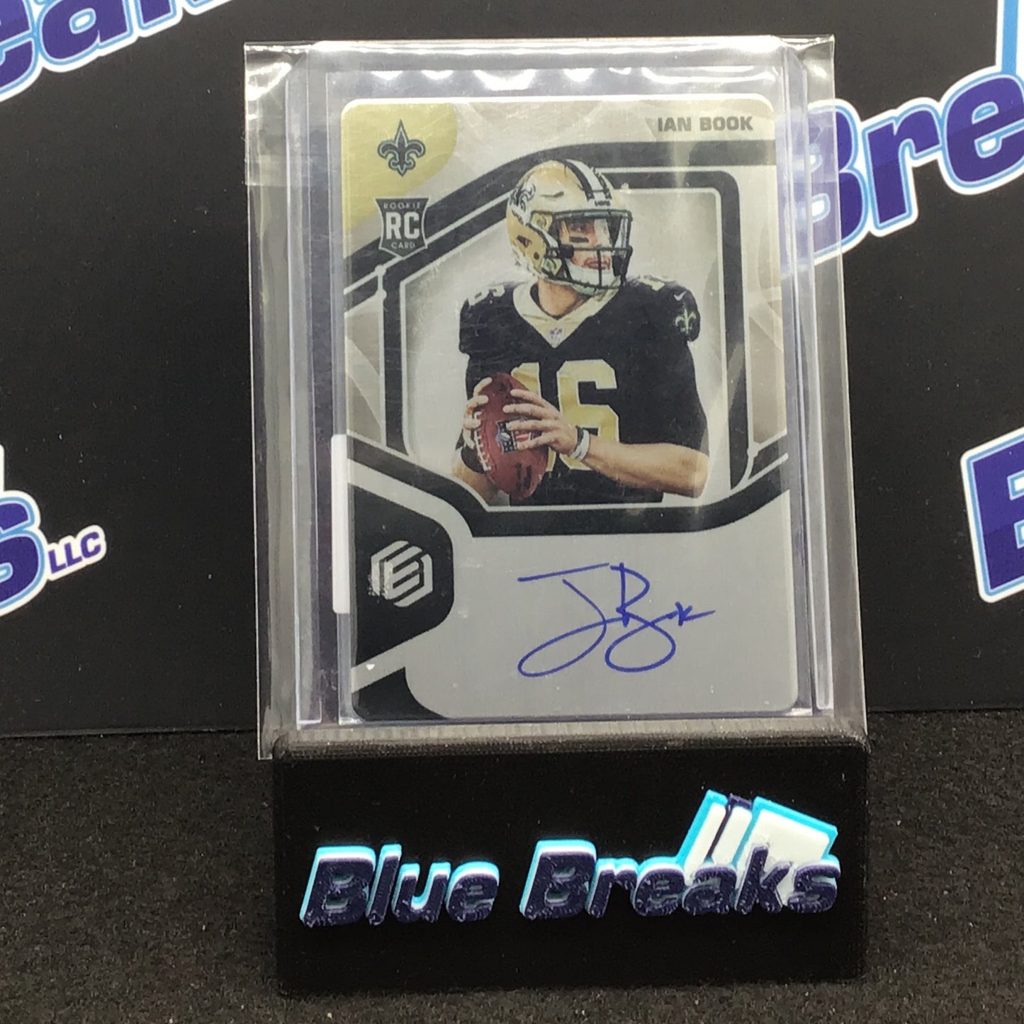 2021 Panini Elemnts Ian Book auto 8/199 RC #137 Saints