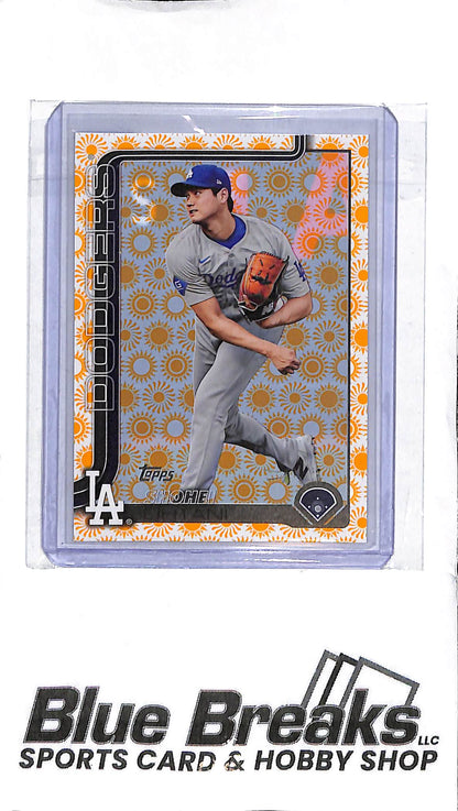 2025 Topps Series Two - Shoehei Ohtani #400 - Holiday Sunshine Parallel - Baseball - Dodgers