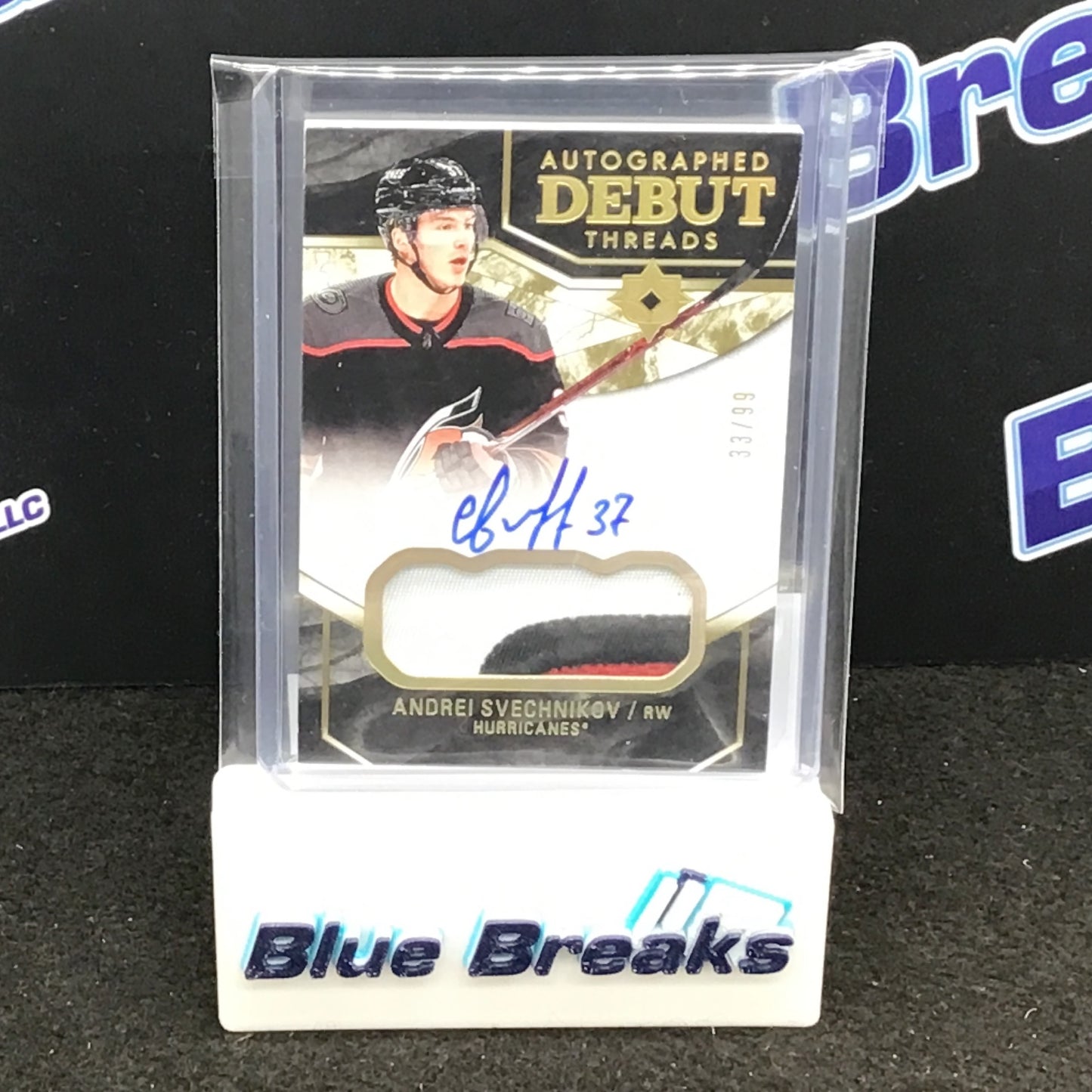 2018-19 Ultimate Collection Autographed Debut Threads Andrei Svechnikov 33/99 #DTA-AS Hurricanes