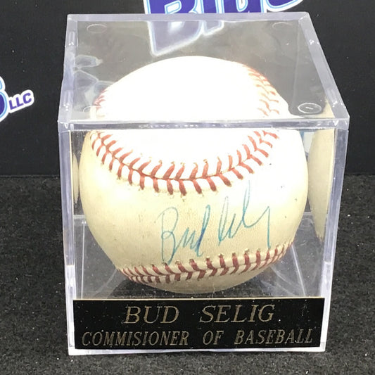 Bud Selig autogrpahed baseball
