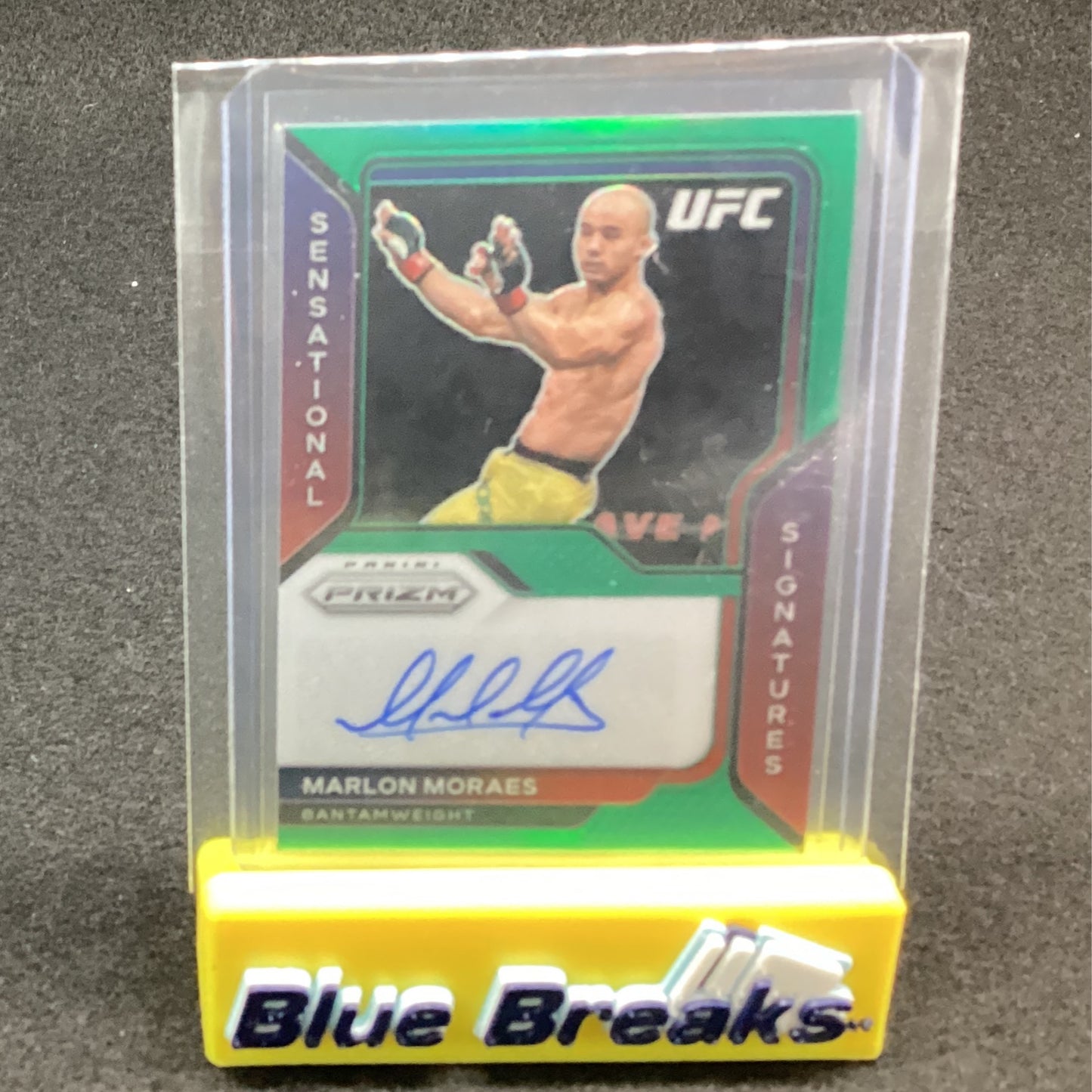 2021 Panini Prizm UFC - Marlon Moraes Green Signatures