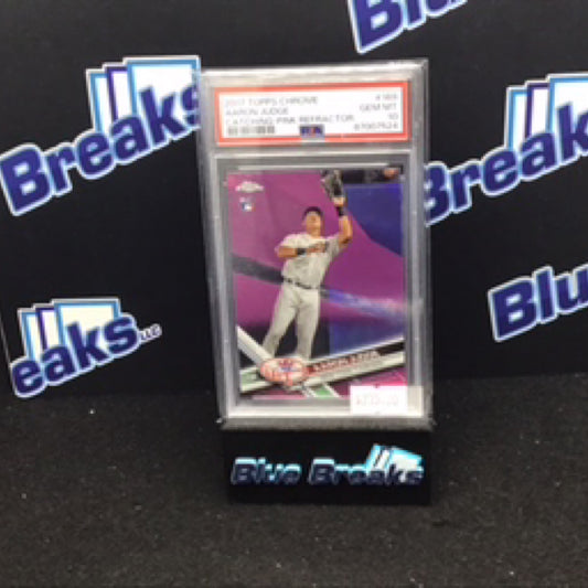 2017 Topps Chrome Catching Pink Refractor Aaron Judge RC #169 PSA 10 Yankees
