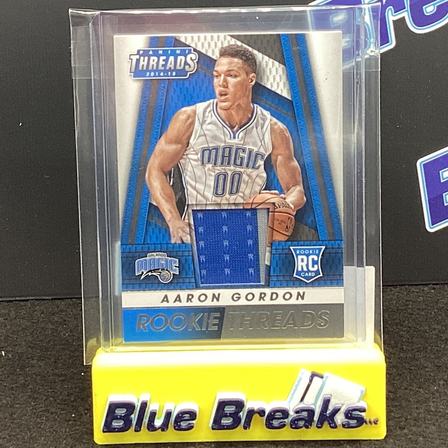 2014-15 Panini Threads Rookie Threads Aaron Gordan 64