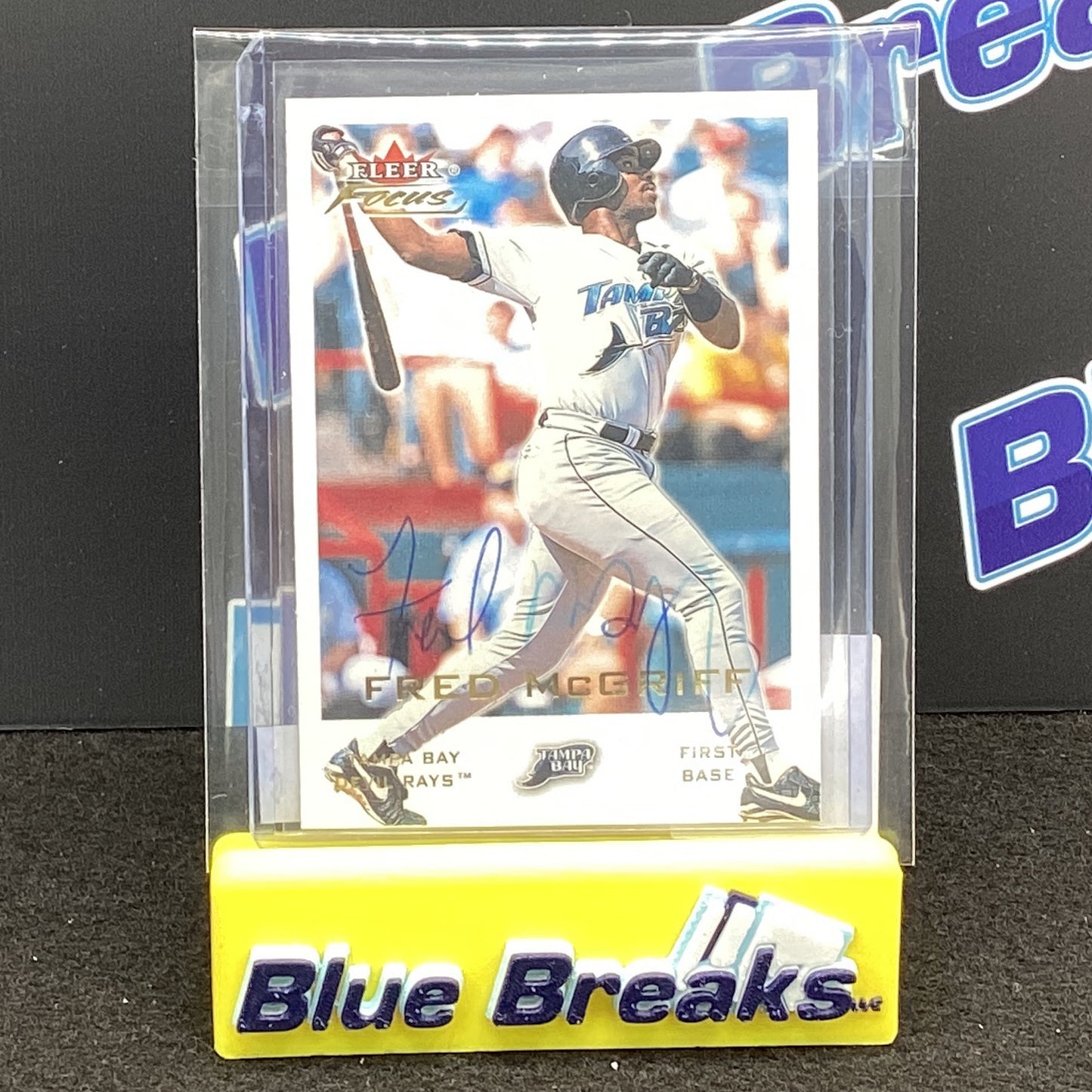 2001 Fleer Focus Fred McGriff auto #184