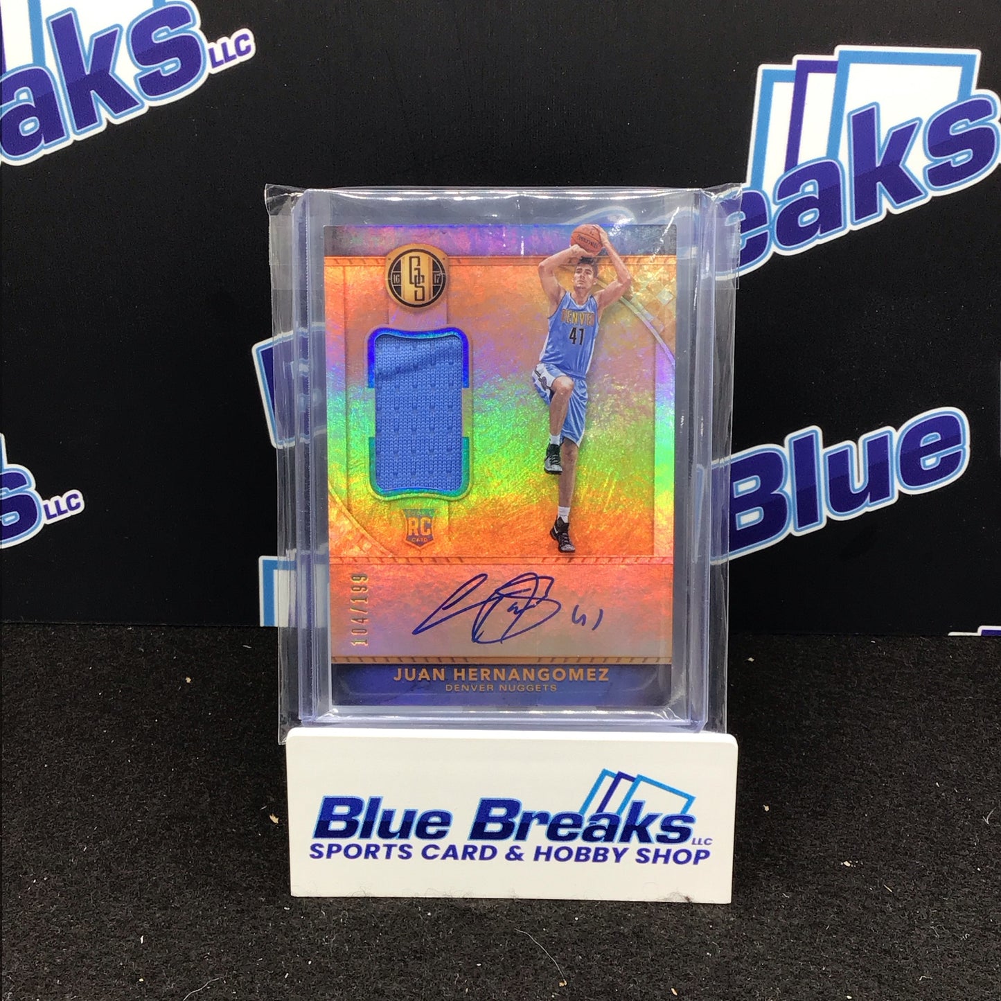 2016-17 Panini Gold Standard Juan Hernangomez relic auto 104/199 RC #214 Nuggets