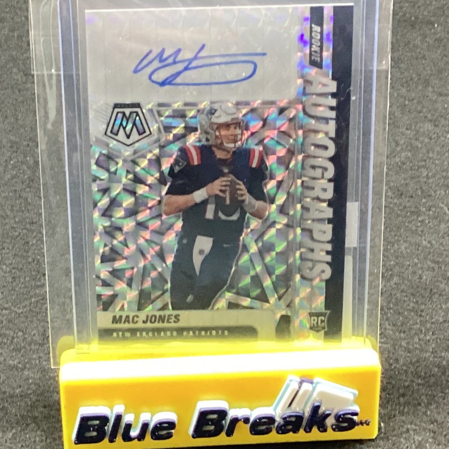 2021 Mosaic - Mac Jones Autographs Mac Jones RA-6