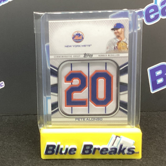 2021 Topps Series 1 Pete Alonso Player Jersey Medallion JNM-PA