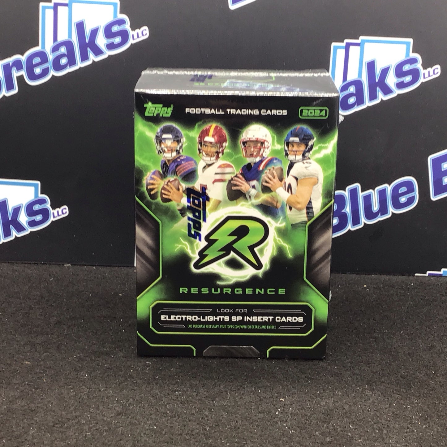 2024 Topps Resurgence Football Blaster