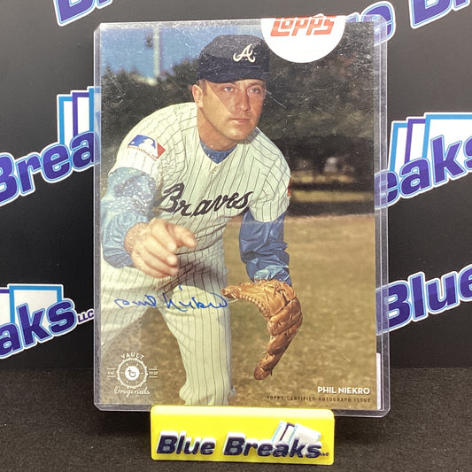 2015 Topps Vault Phil Niekro auto