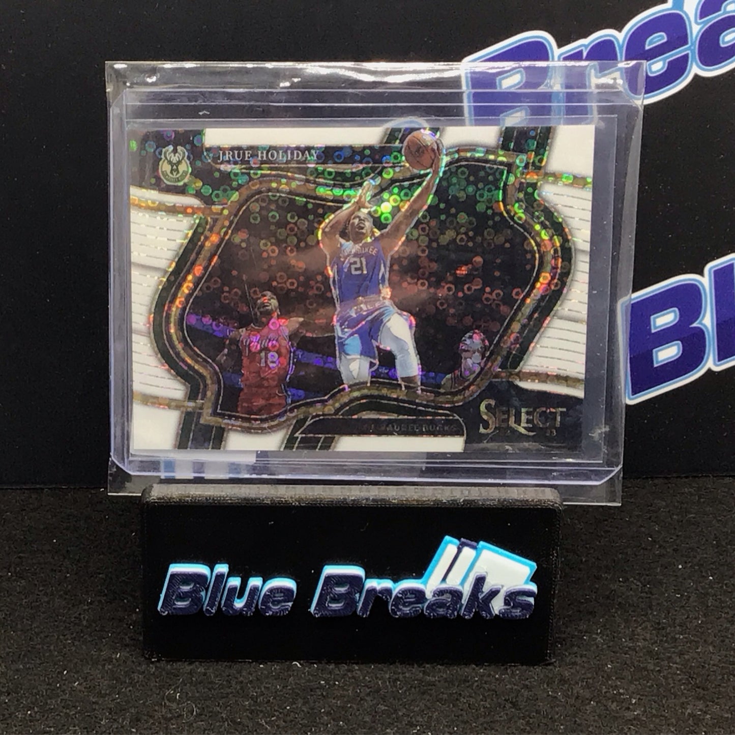 2022-23 Panini Select White Scope Prizm Jrue Holliday Courtside 08/75 #215 - Milwaukee Bucks