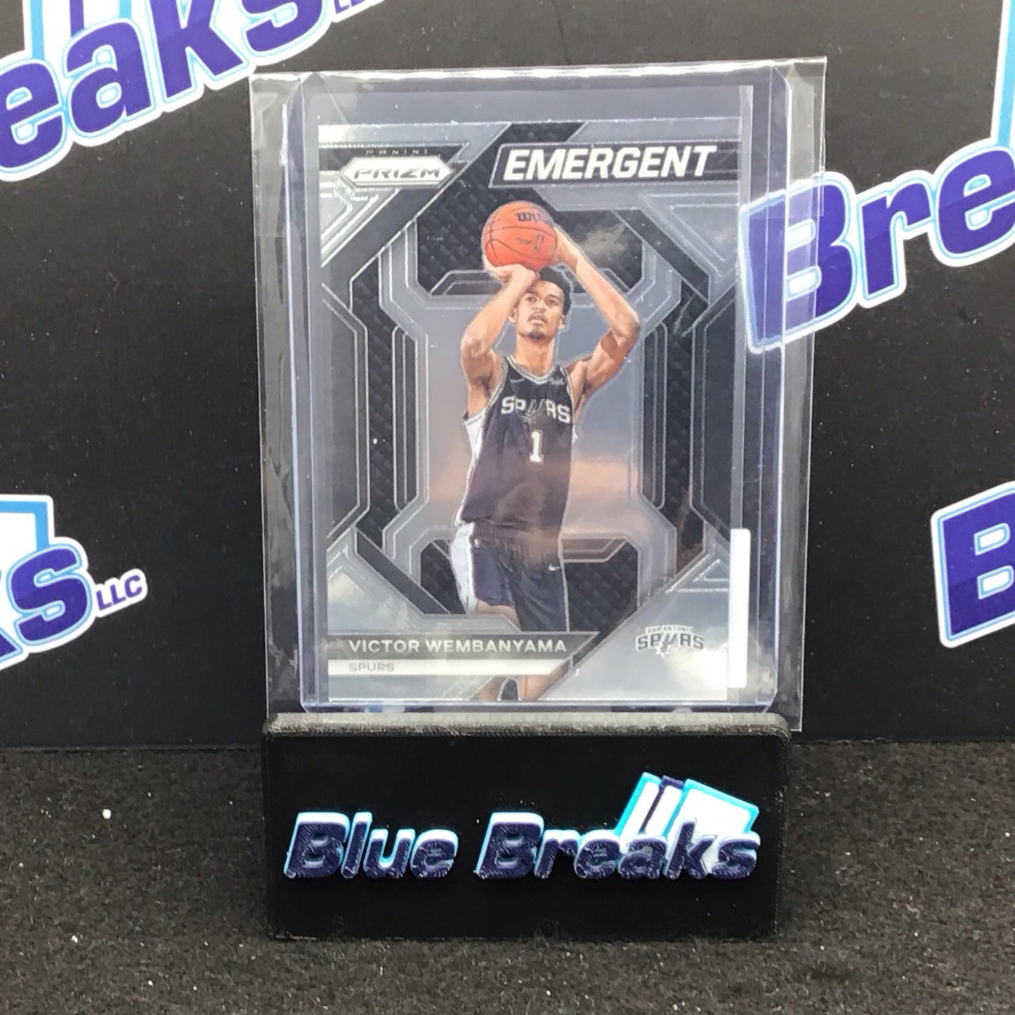 2023-24 Panini Prizm Emergent Victor Wembanyama #12- San Antonio Spurs