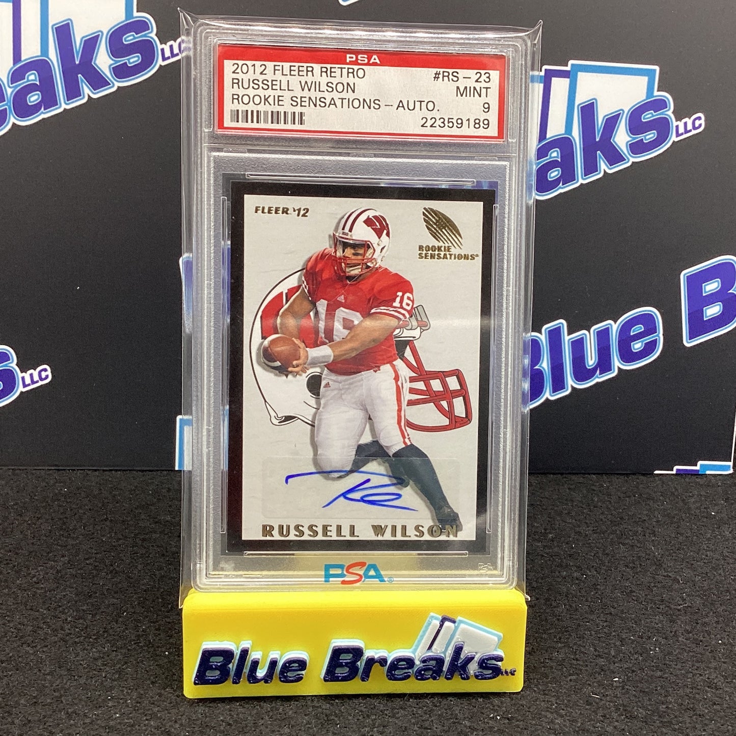 2012 Fleer Retro - Russell Wilson Sensations Auto #RS-23 PSA 9