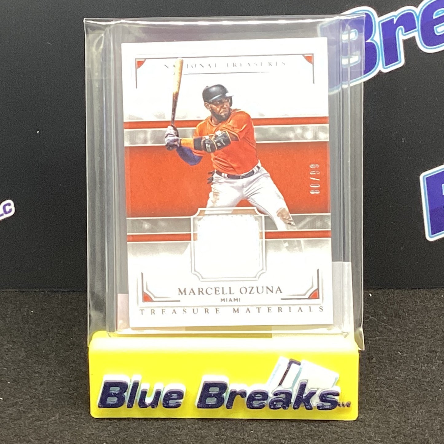 2017 Panini National Treasures Marcell Ozuna relic 86/99