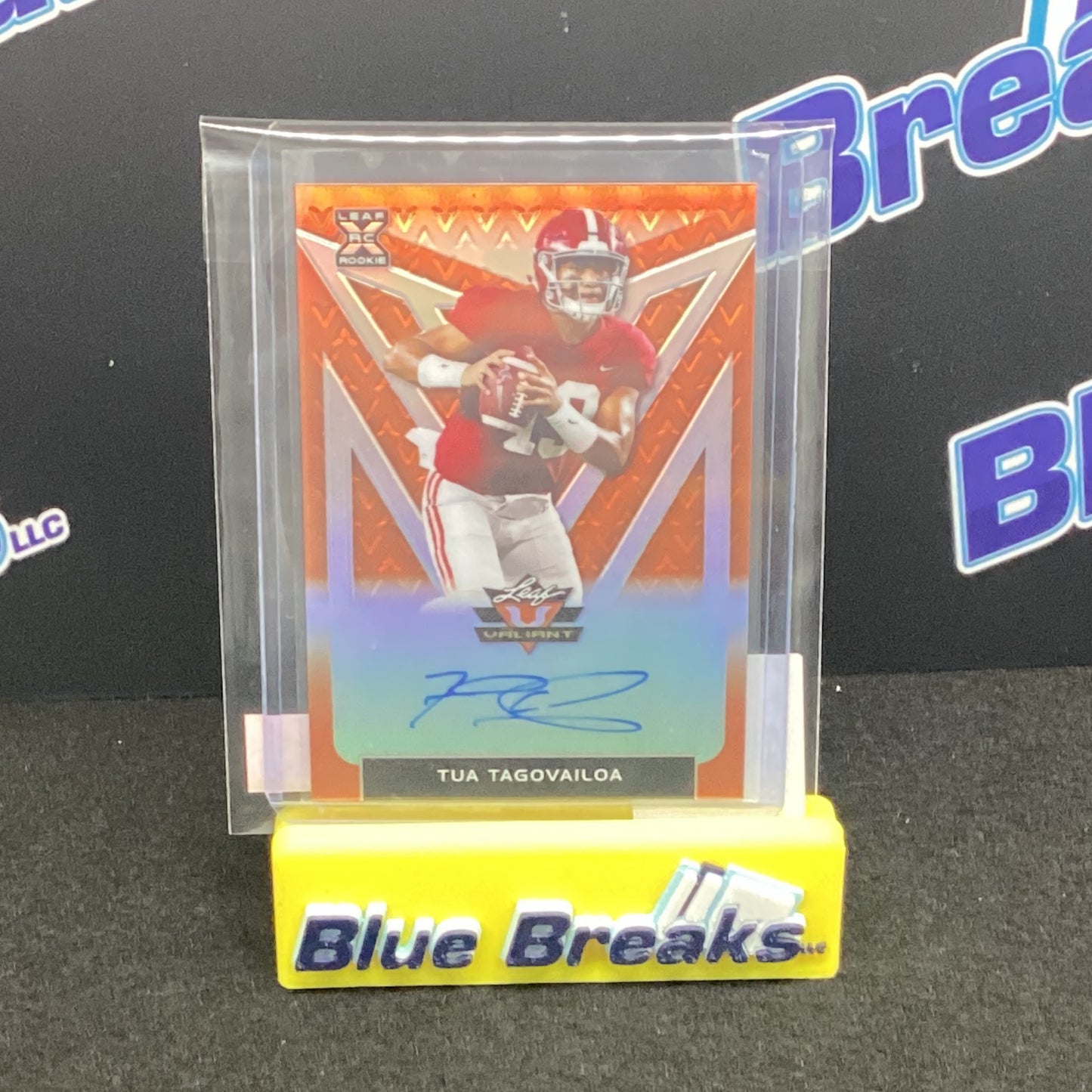 2020 Leaf Valiant Orange Tua Tagovailoa auto 23/50