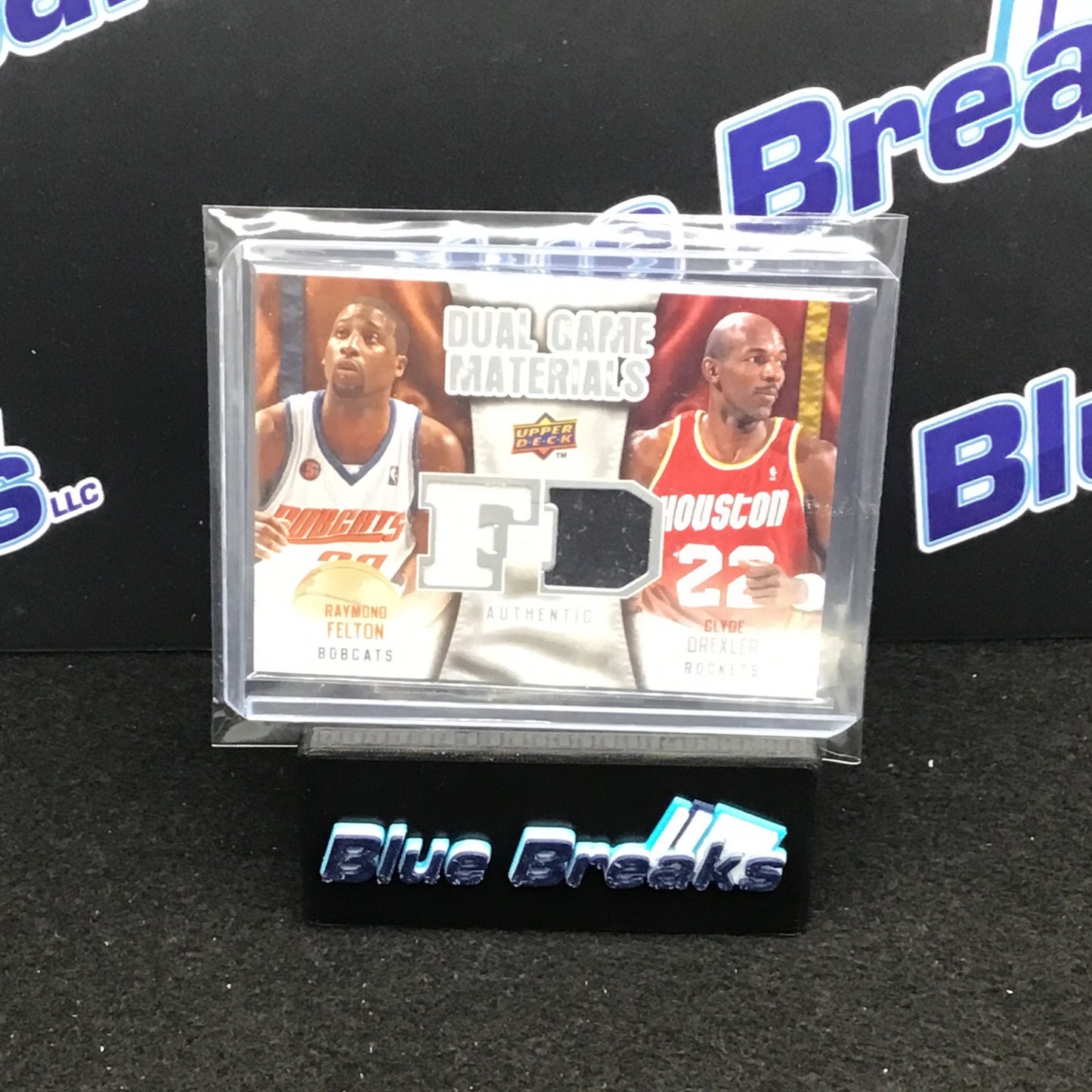 2009-10 Upper Deck - Dual Game Materials - Raymond Felton - Charlotte Bobcats & Clyde Drezter - Houston Rockets