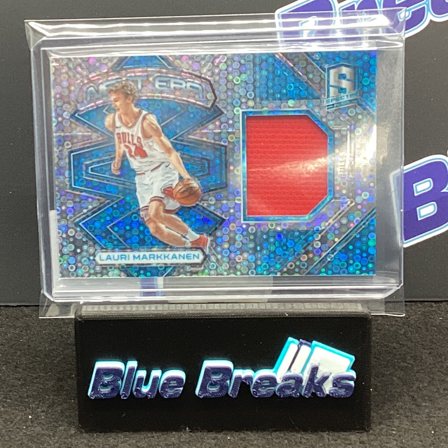 2017-18 Panini Spectra Blue Disco Lauri Markkanen relic 33/99 #NXT-15 Bulls